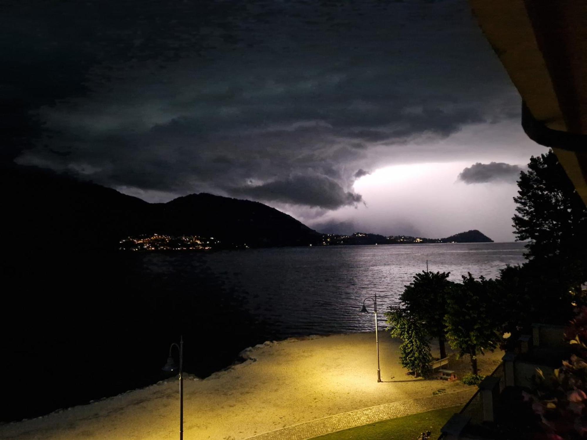 Foresteria Lombarda La Spiaggia Льерна Экстерьер фото